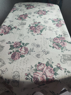 Скатерть цветная derosa букет чайных роз 137x220см