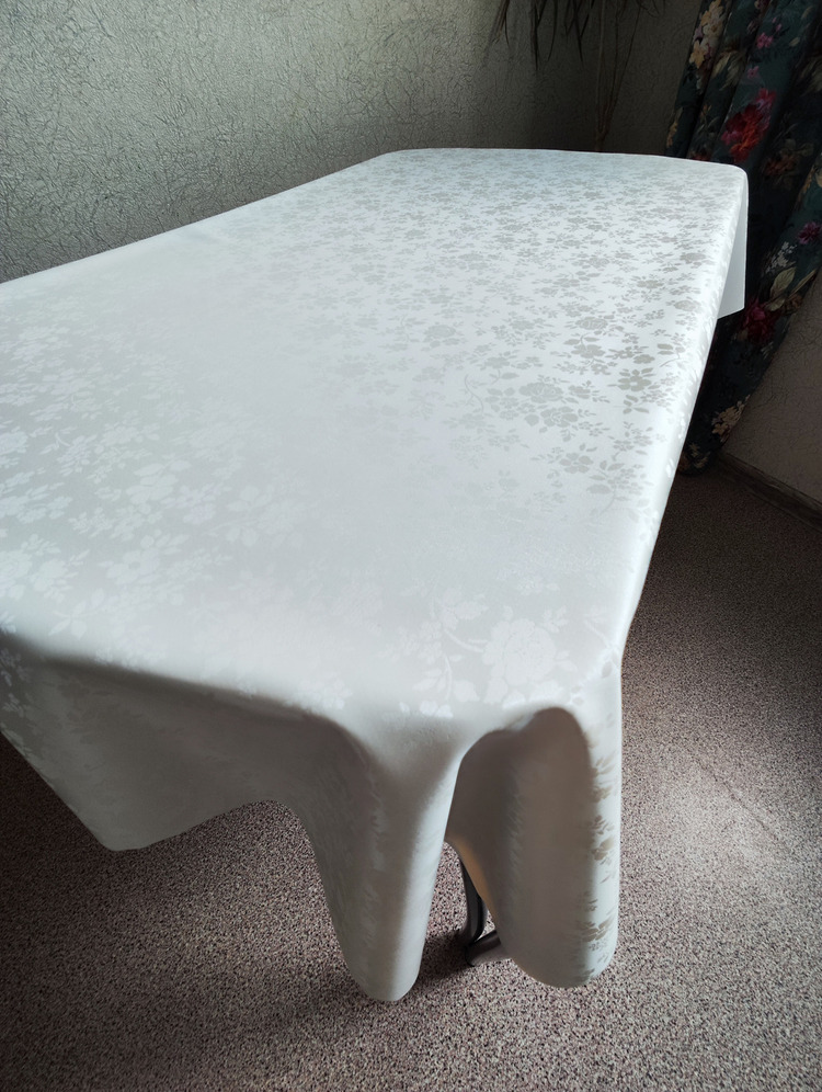 Скатерть цветная pelle нежность 140x220см