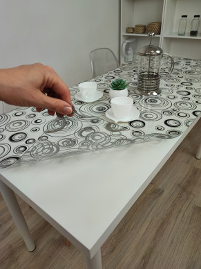 Скатерть с узором серебристые круги 60x60см