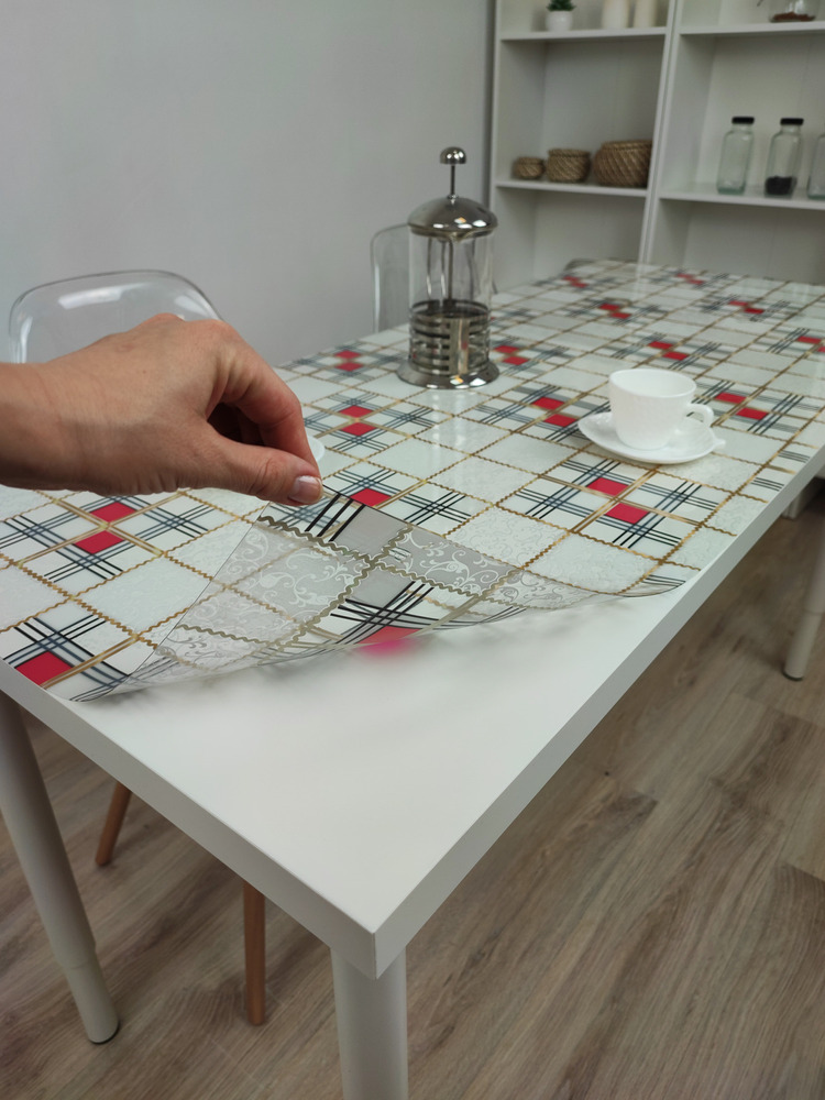 Скатерть с узором красные квадраты 60x60см