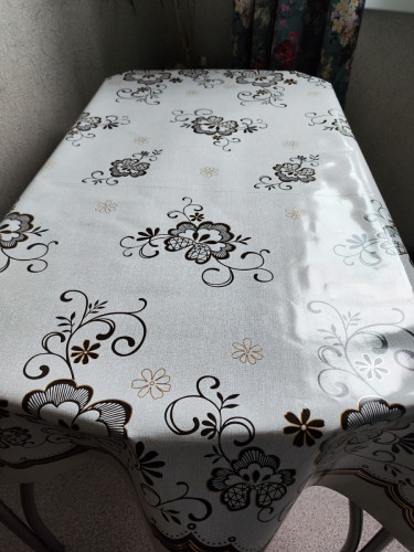 Скатерть цветная versale орнамент 137x200см