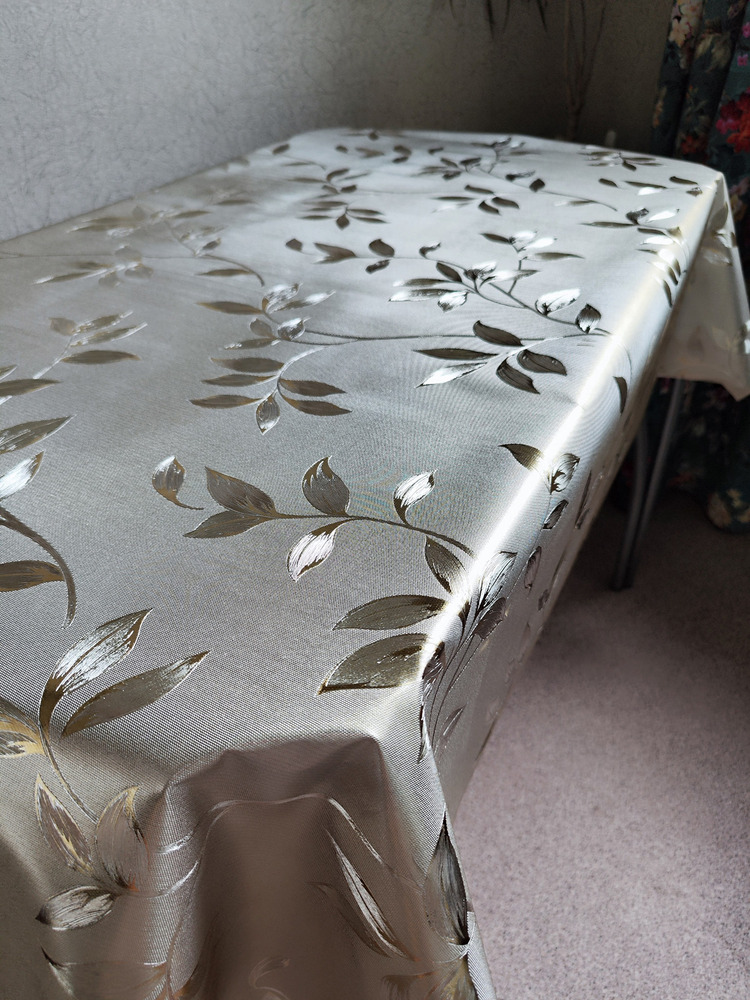 Скатерть цветная metallic ветка 137x180см