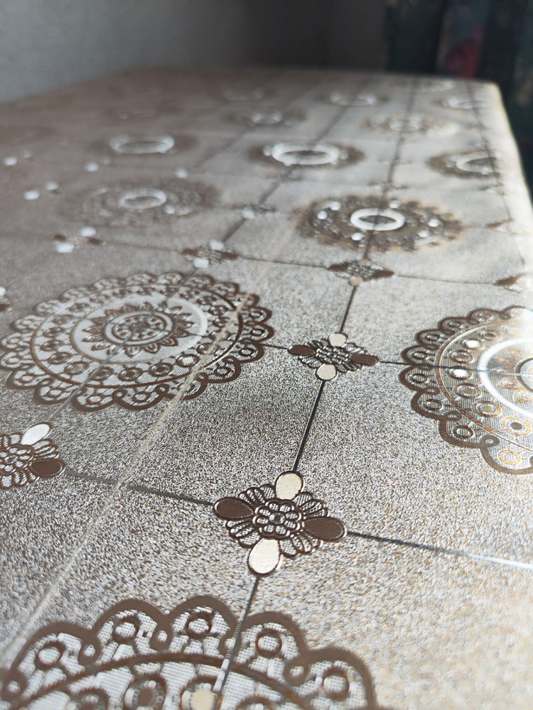 Скатерть цветная metallic классика 120x137см