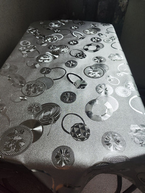 Скатерть цветная metallic геометрия 137x160см